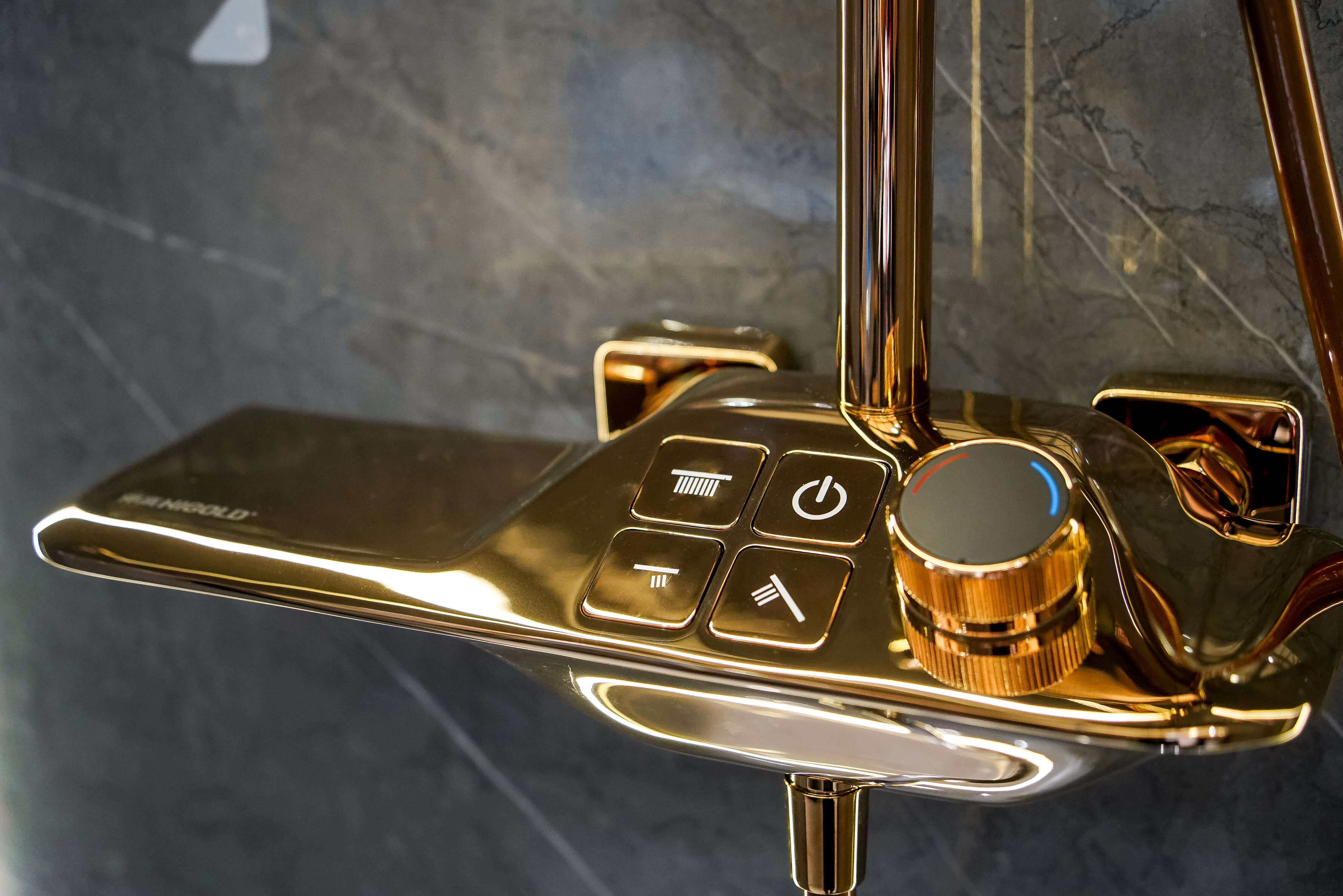 花洒特写5.jpg 花洒特写5.jpg